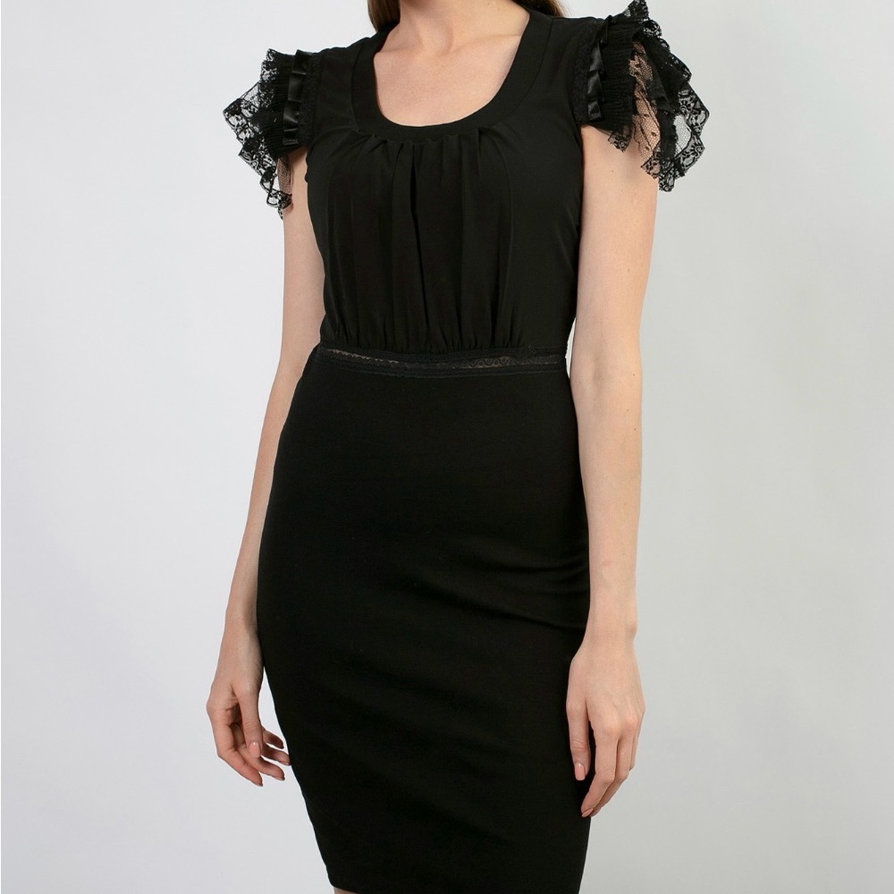 RED Valentino Vintage Knit Ruffled Sleeve
Dress Size:S